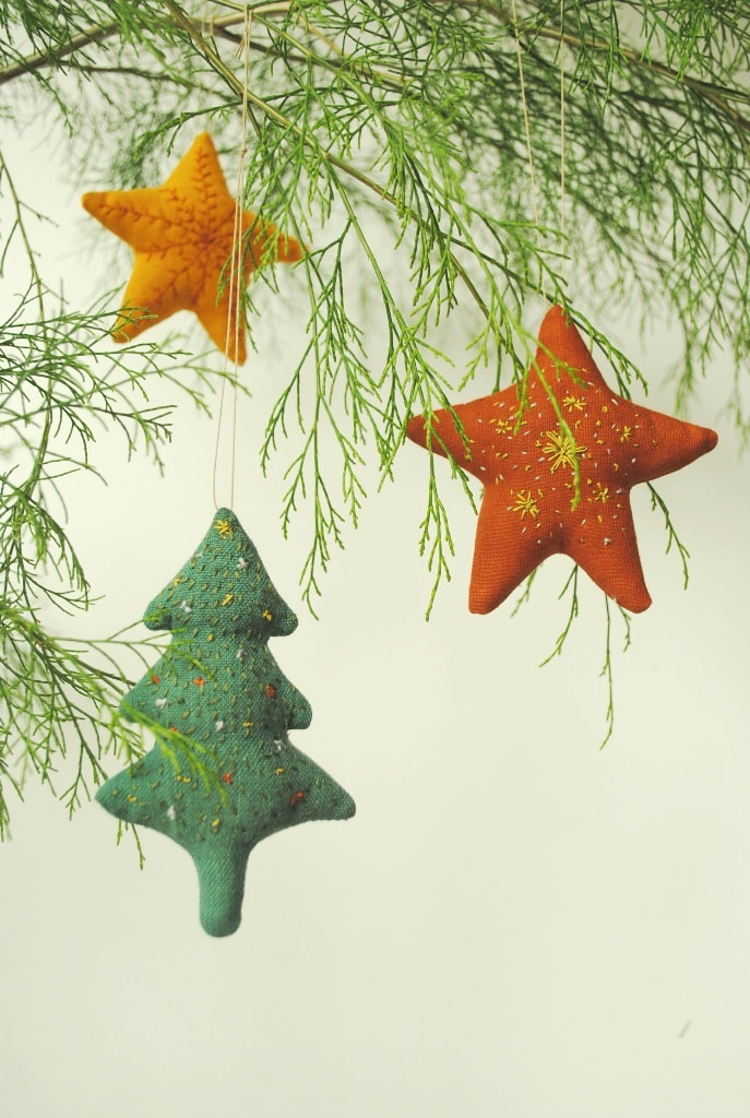 Fabric Christmas ornaments. Sewing pattern by willowynn.com
